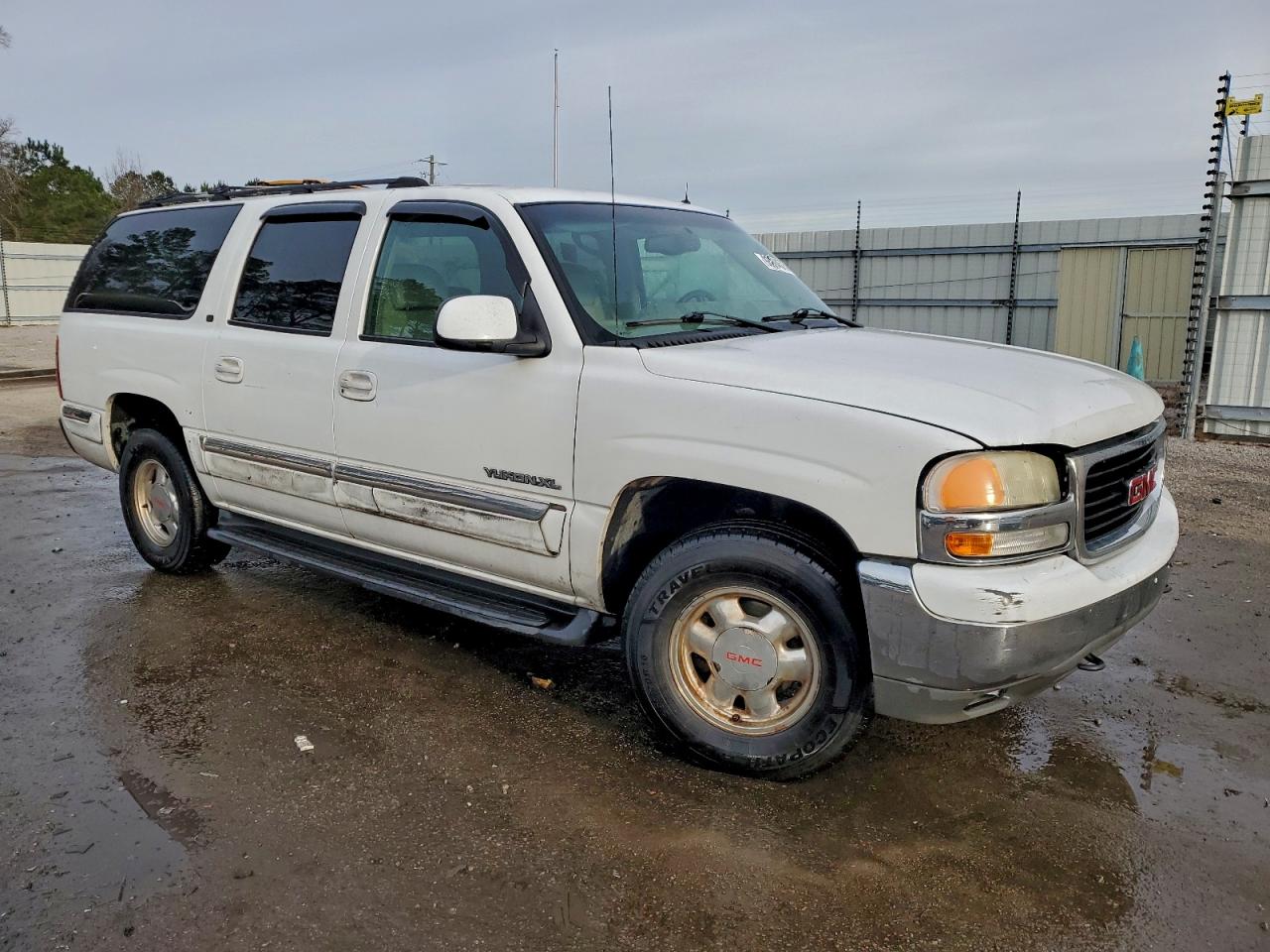 GMC Yukon C1500 Image 4
