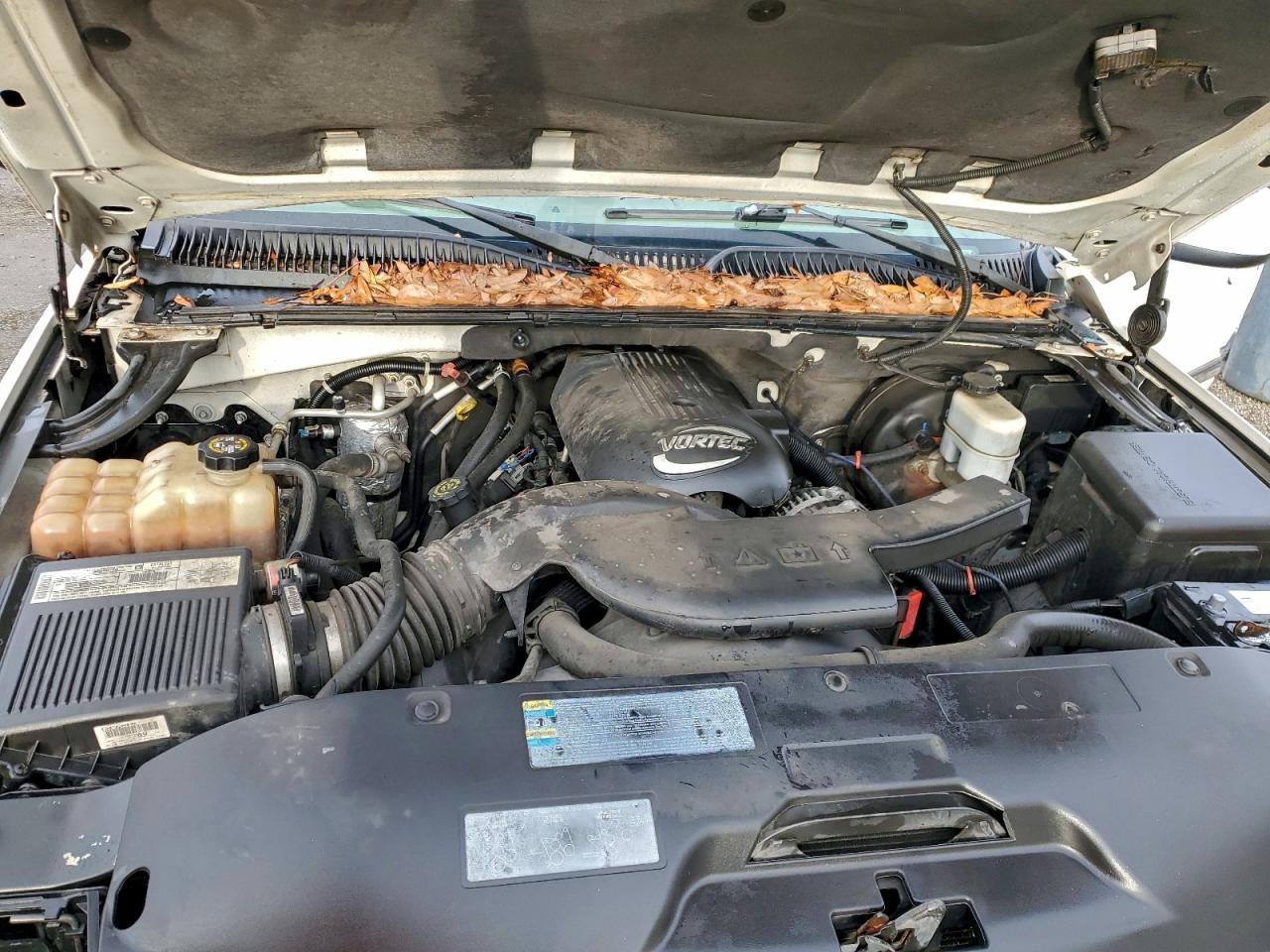 GMC Yukon C1500 Image 2