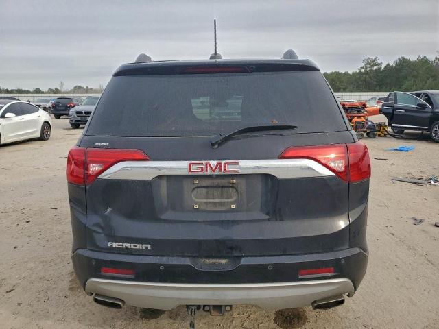 GMC Acadia Denali Image 14