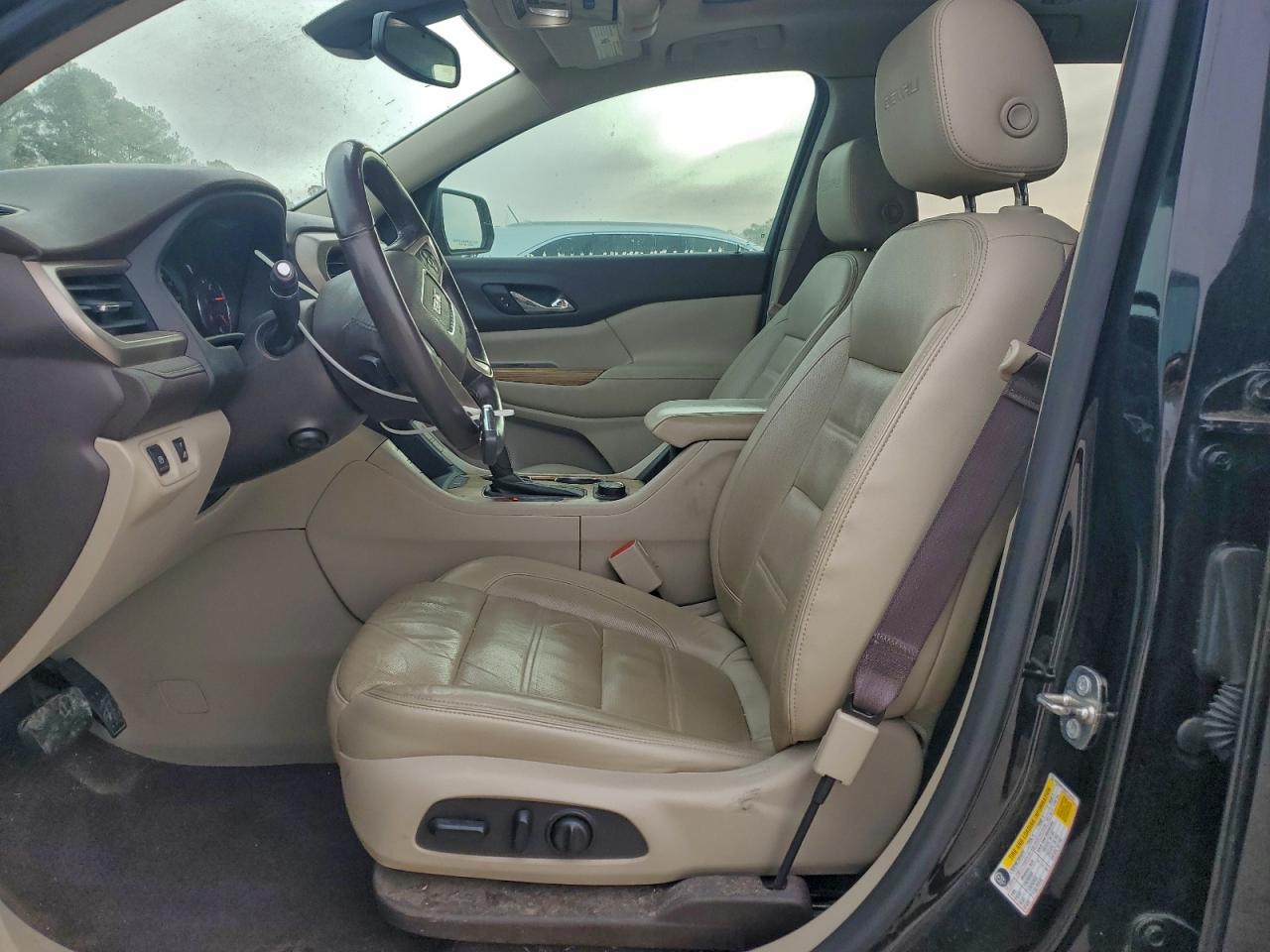 GMC Acadia Denali Image 2