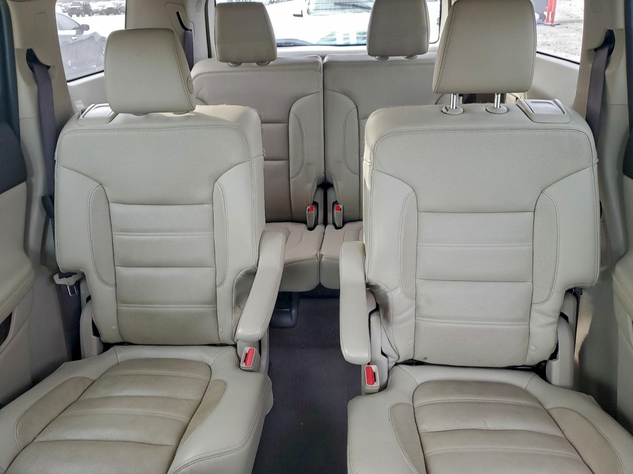 GMC Acadia Denali Image 10