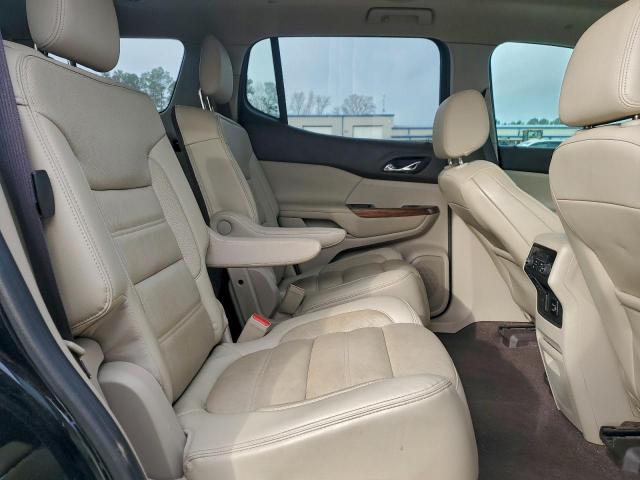 GMC Acadia Denali Image 9