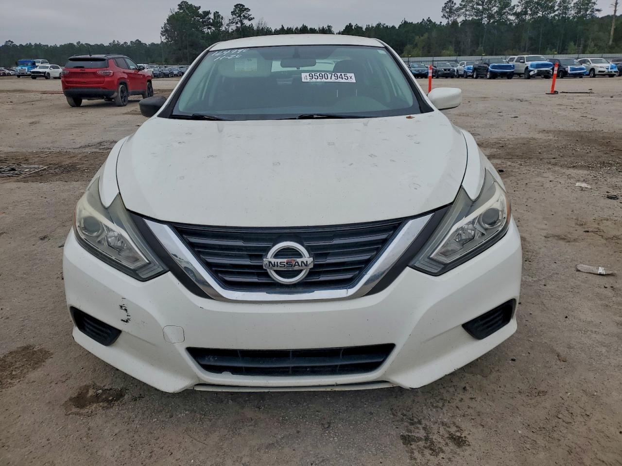Nissan Altima 2.5 Image 6