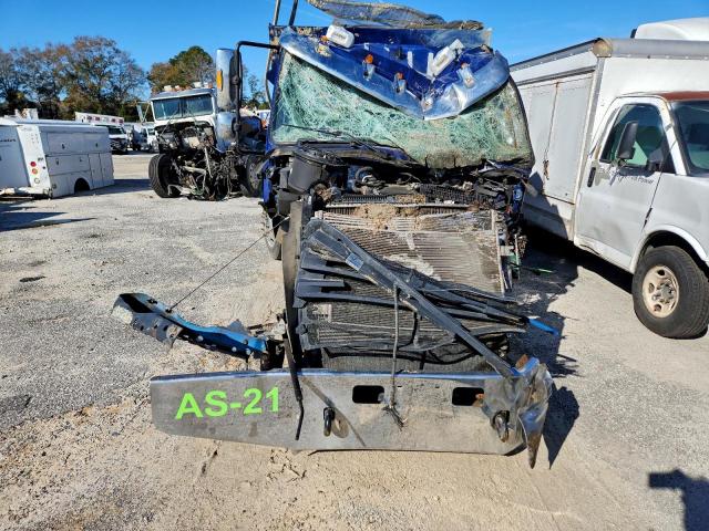 Freightliner 114sd Image 4