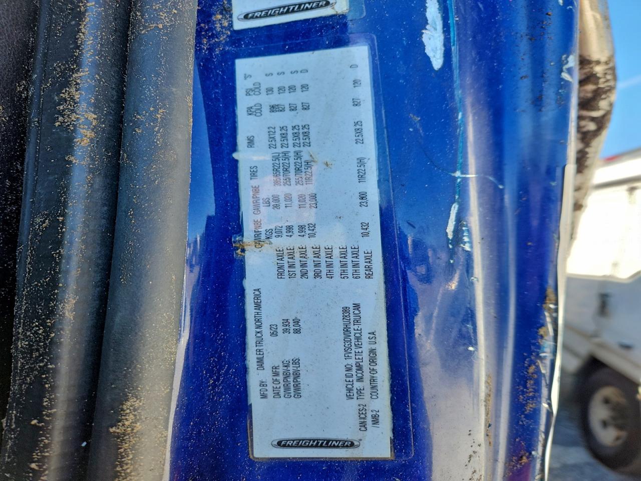 Freightliner 114sd Image 7