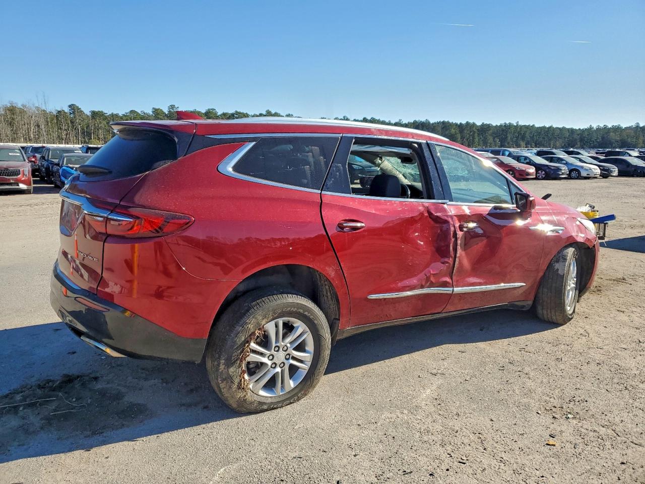 Buick Enclave Essence Image 2