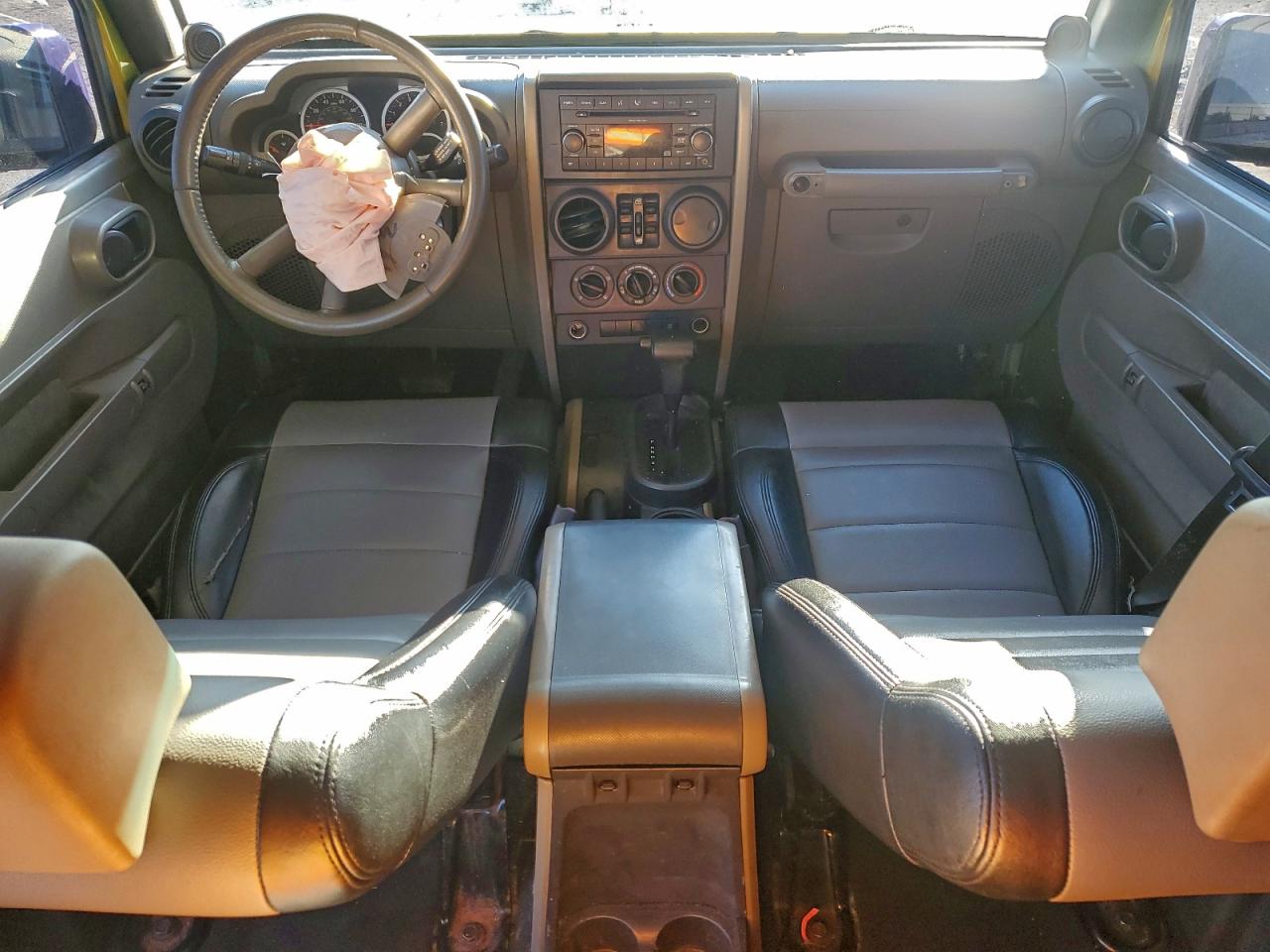 Jeep Wrangler Sahara Image 6