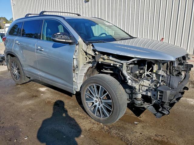 Toyota Highlander Se Image 14