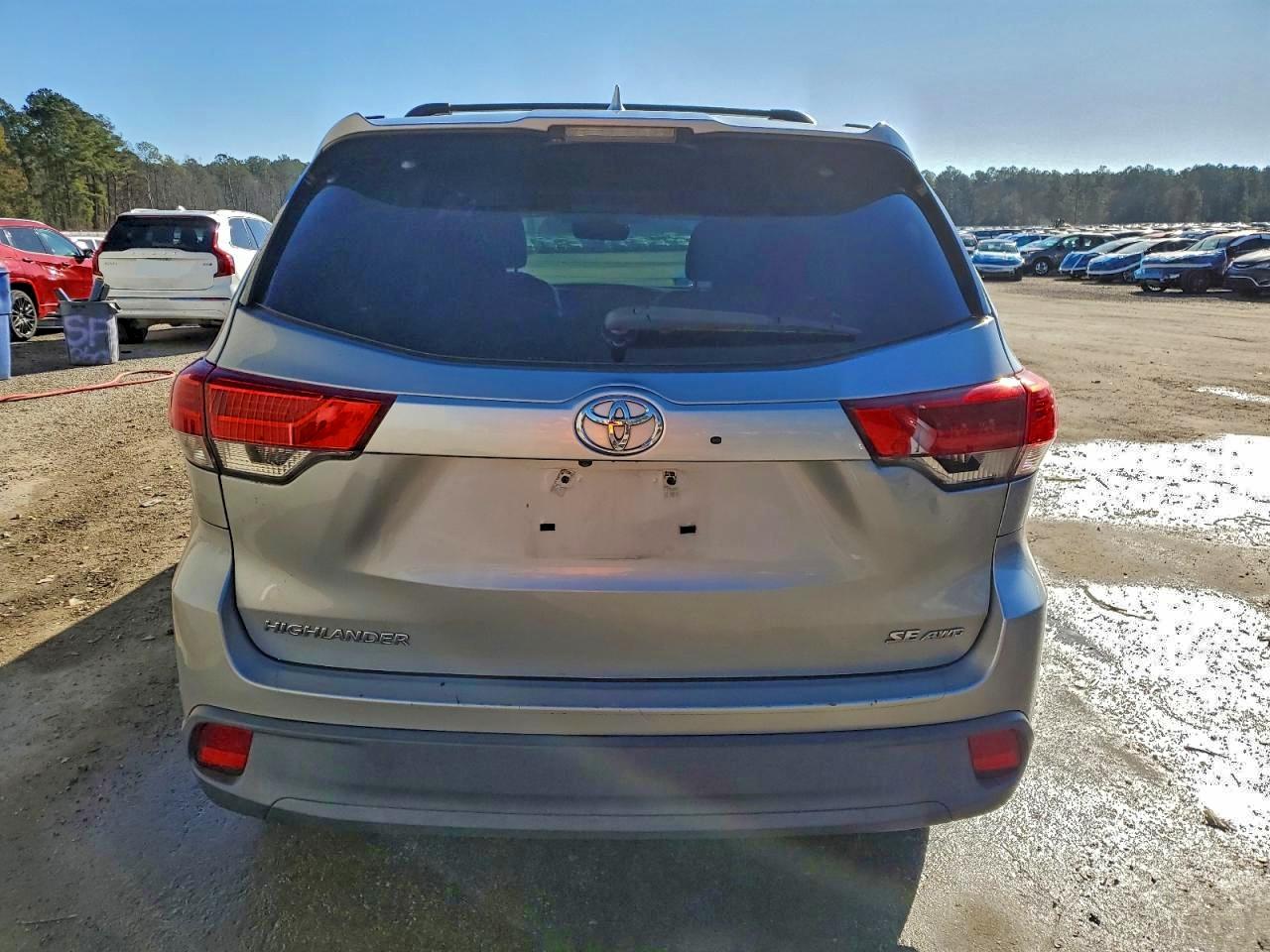 Toyota Highlander Se Image 3