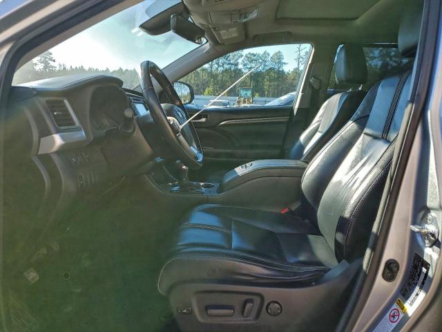 Toyota Highlander Se Image 6