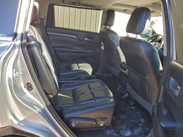 Toyota Highlander Se Image 13