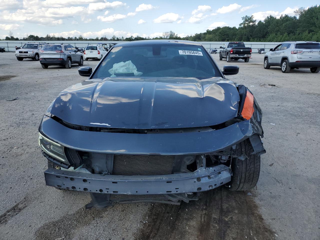 Dodge Charger Se Image 4