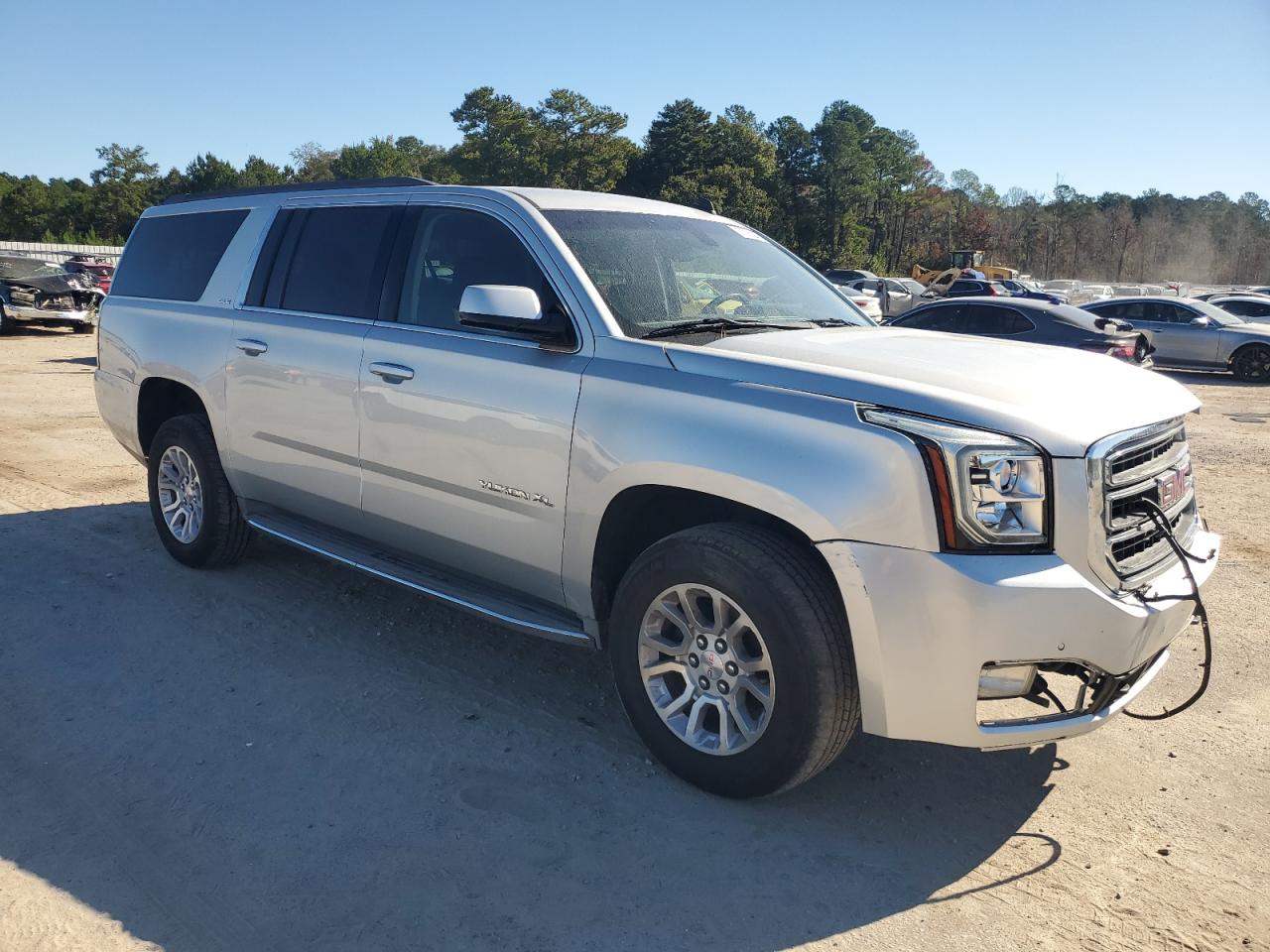 GMC Yukon C1500 Sle Image 6
