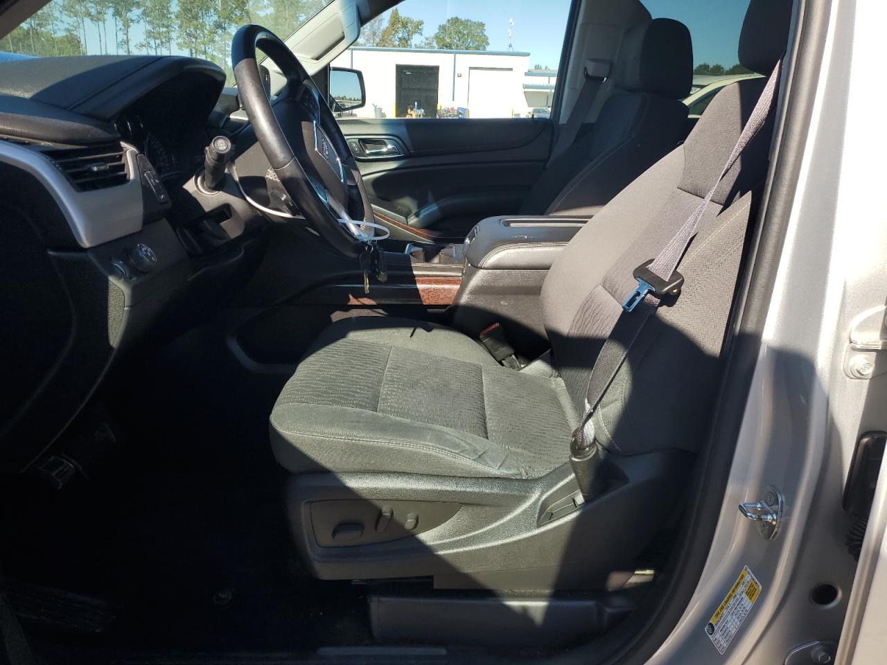 GMC Yukon C1500 Sle Image 11