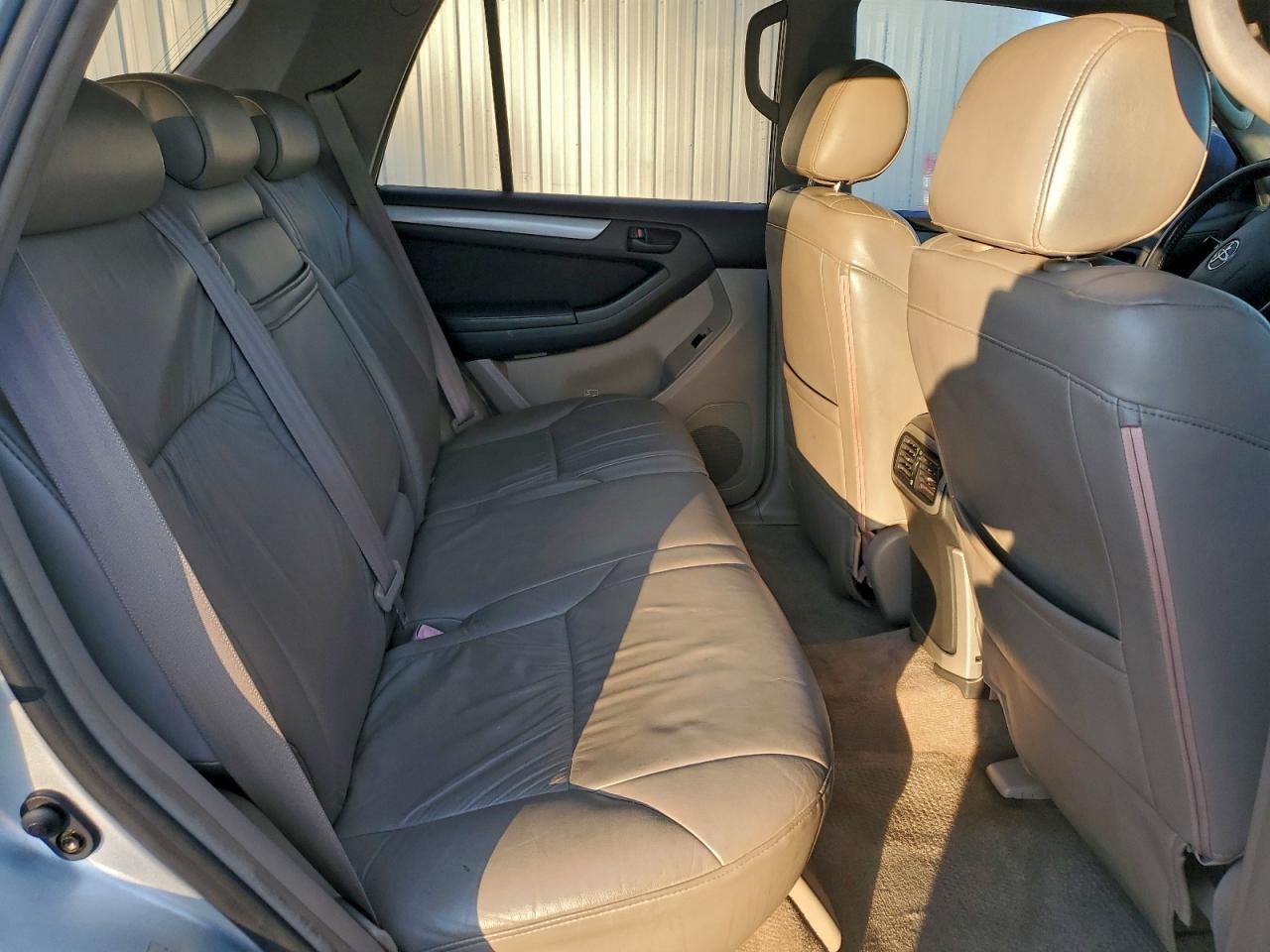 Toyota 4Runner Sr5 Image 6