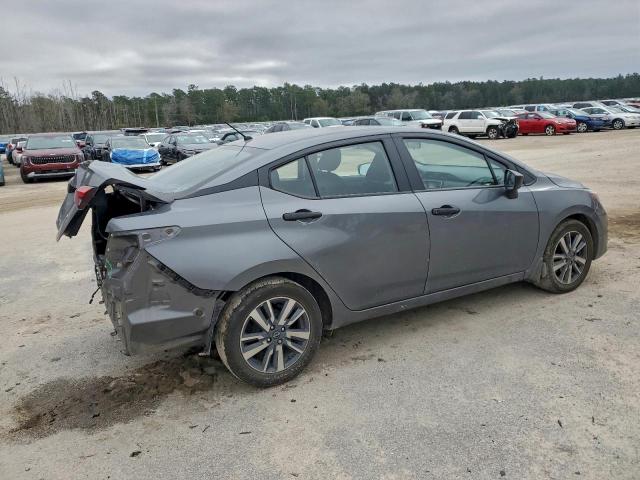 Nissan Versa S Image 3