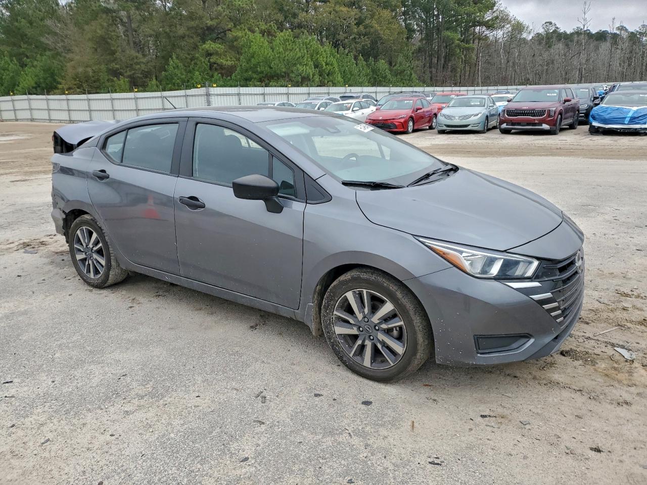 Nissan Versa S Image 4