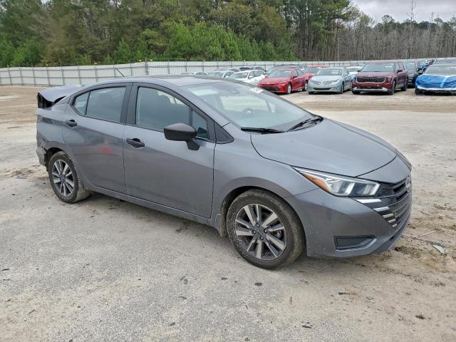 Nissan Versa S Image 4