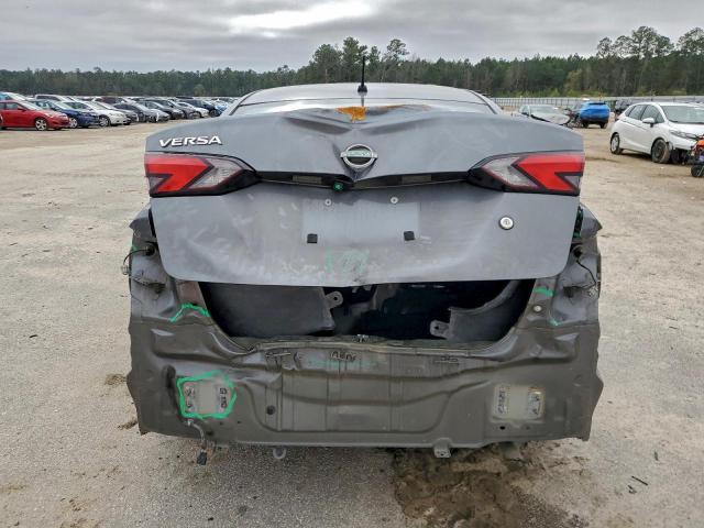 Nissan Versa S Image 7