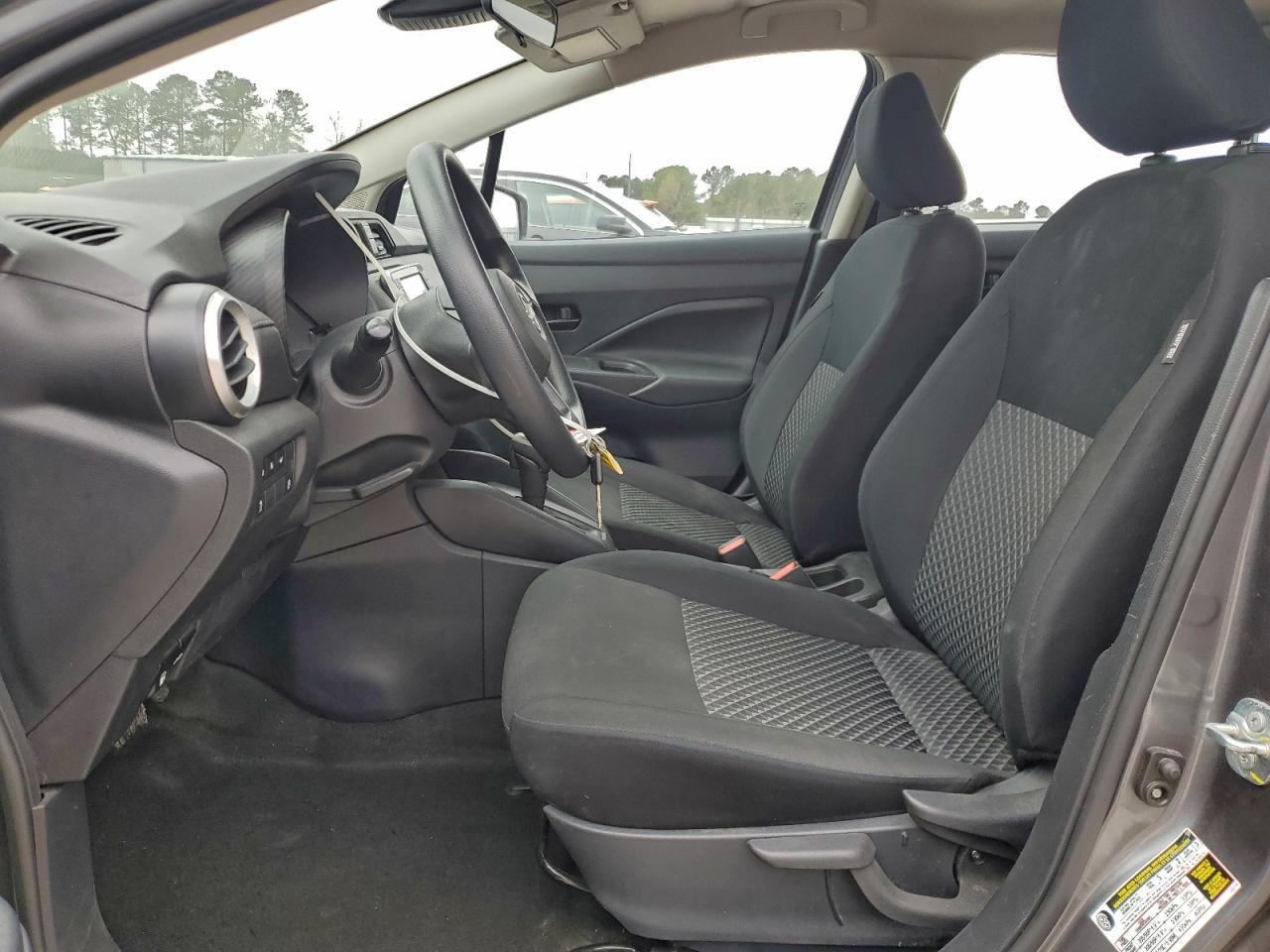 Nissan Versa S Image 6