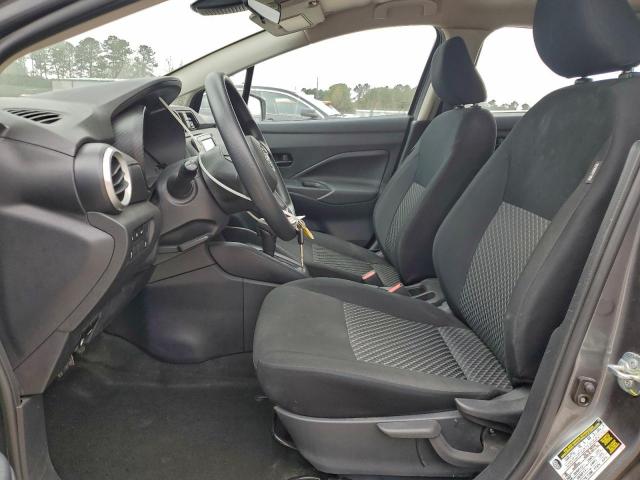 Nissan Versa S Image 6