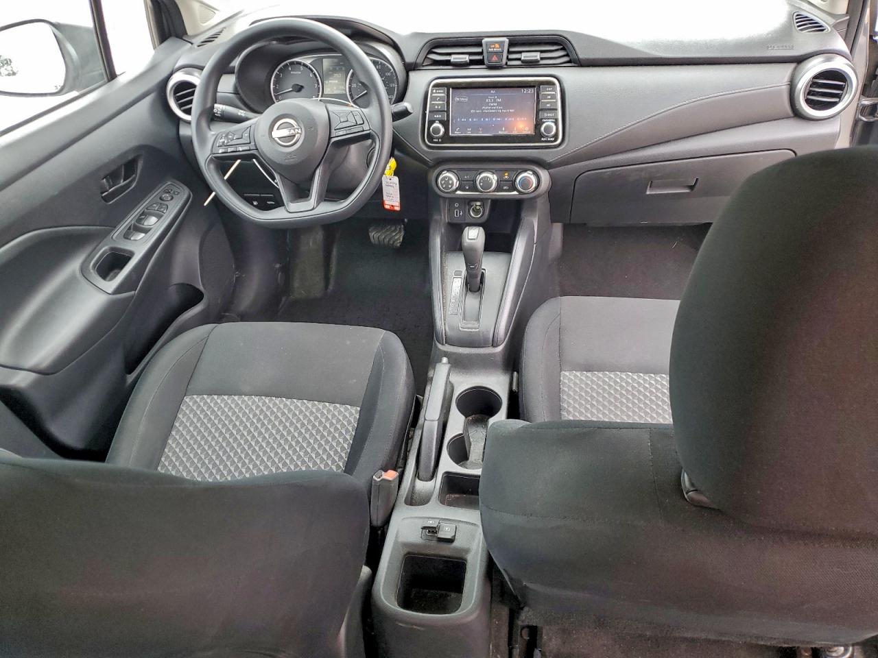 Nissan Versa S Image 12