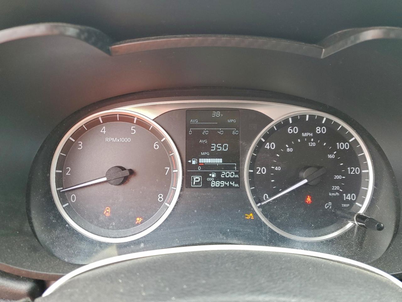 Nissan Versa S Image 11