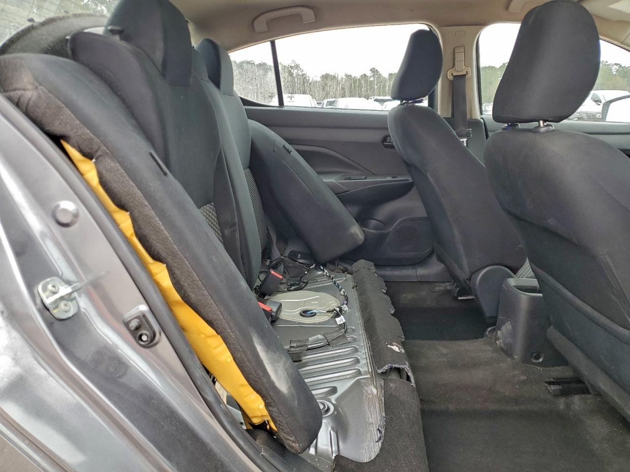 Nissan Versa S Image 8