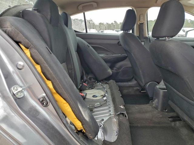 Nissan Versa S Image 8