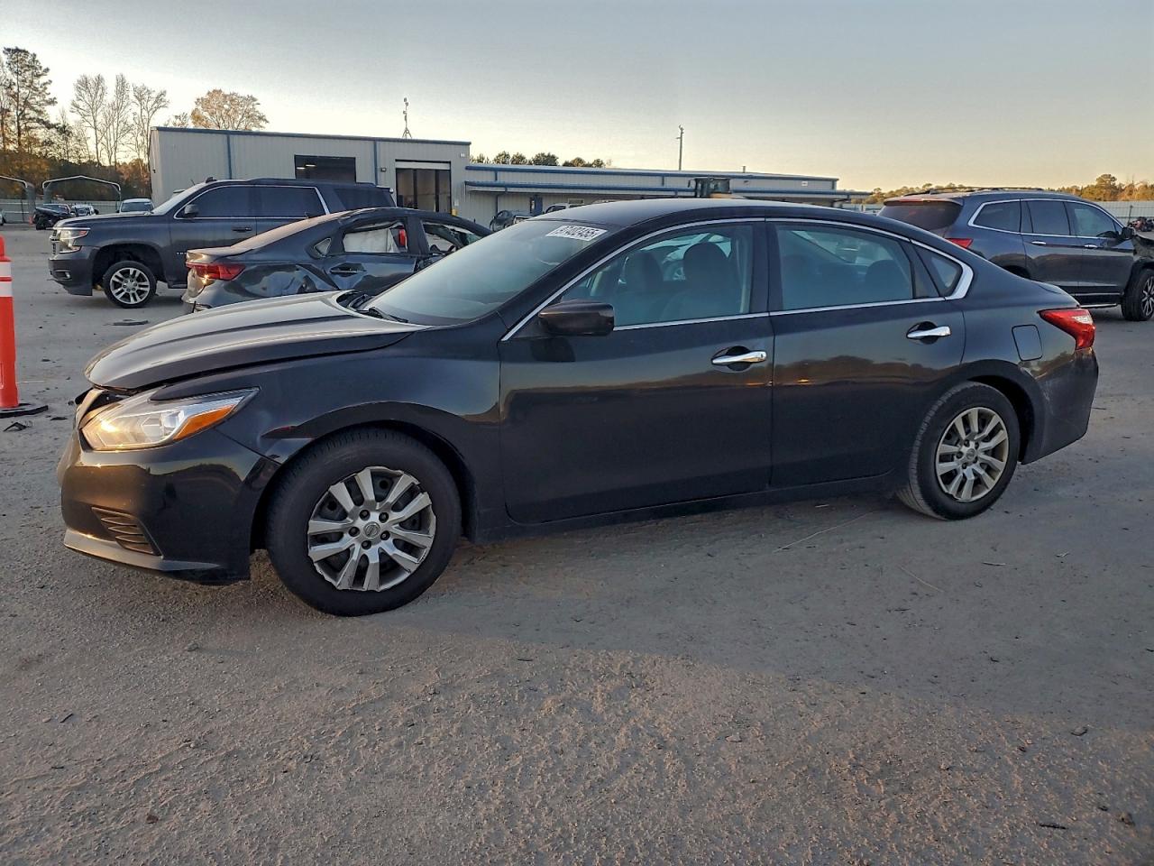 Nissan Altima 2.5 Image 1