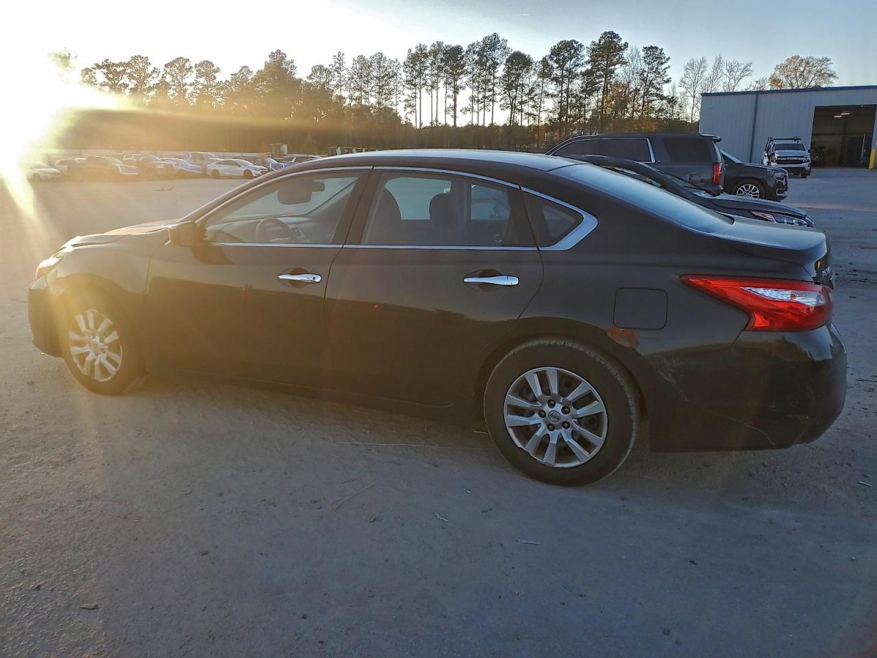 Nissan Altima 2.5 Image 8