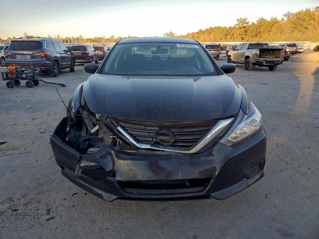 Nissan Altima 2.5 Image 5