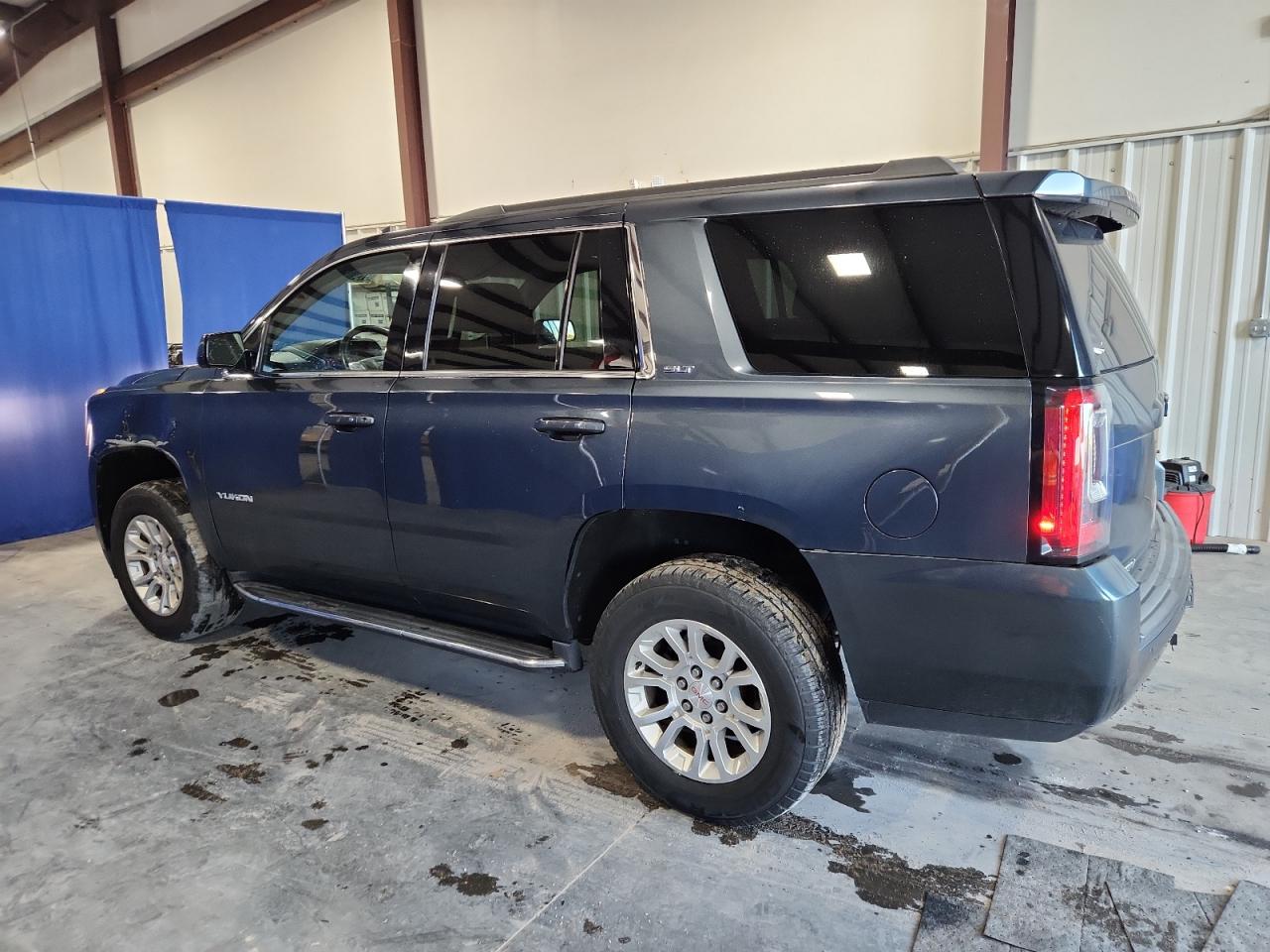 GMC Yukon Slt Image 2