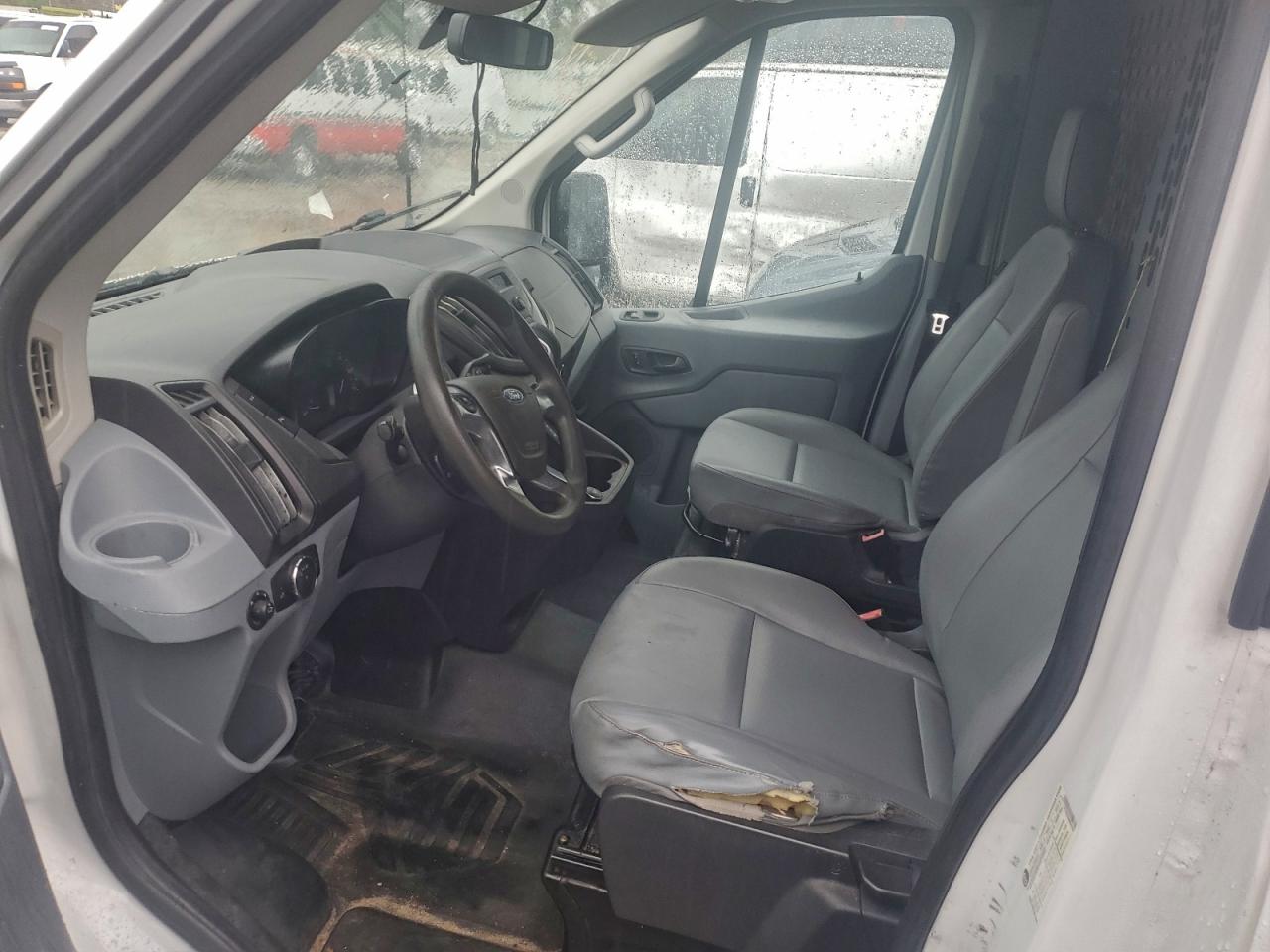 Ford Transit T-250 Image 8