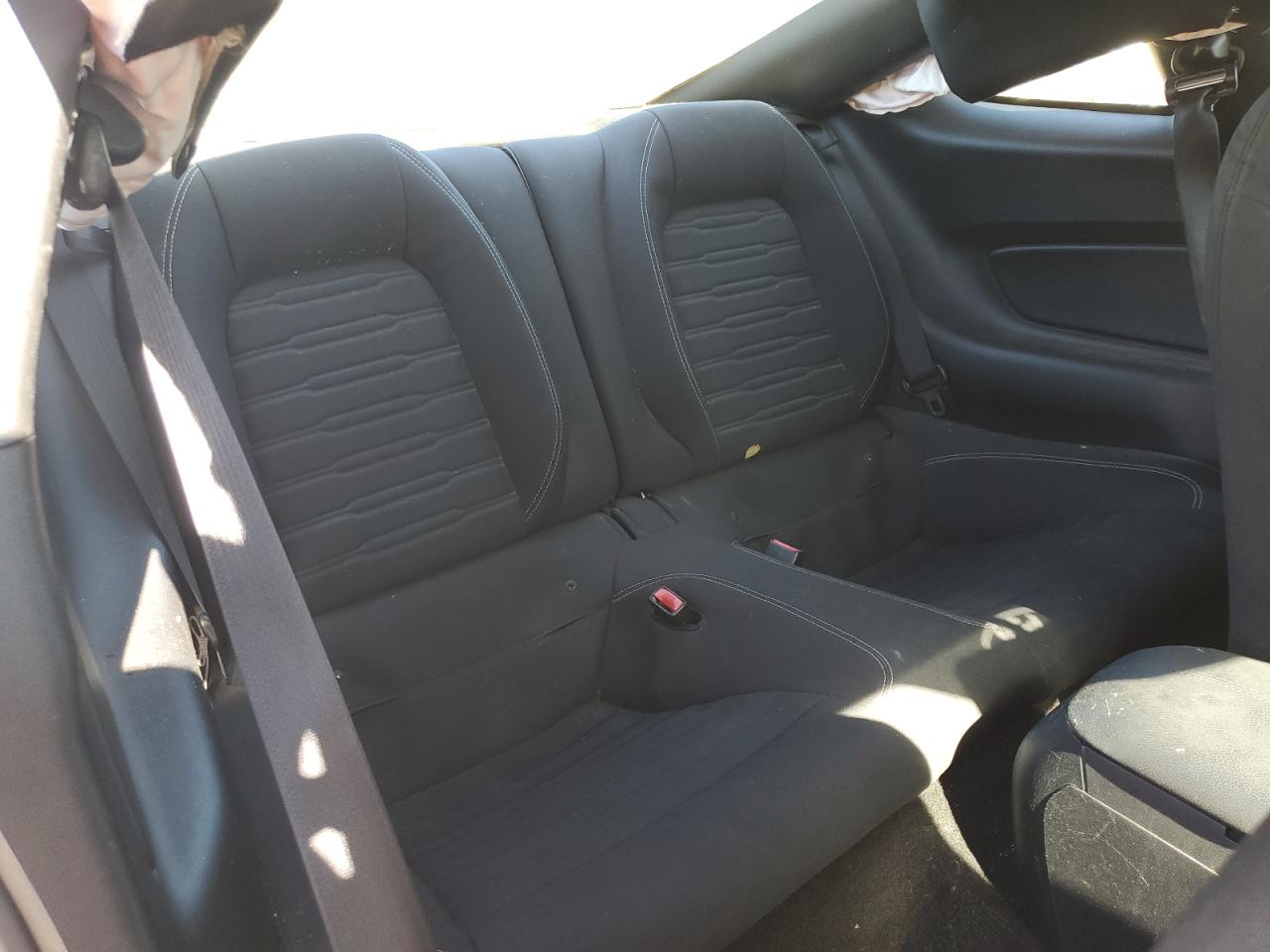 Ford Mustang Image 6