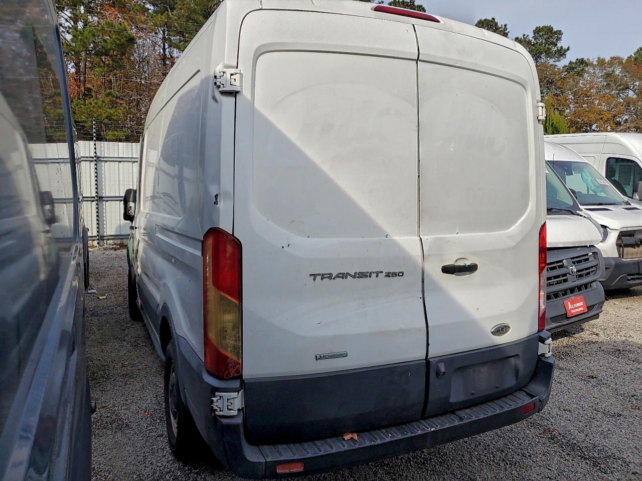 Ford Transit T-250 Image 3