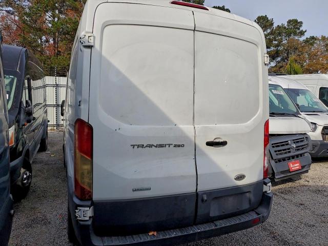 Ford Transit T-250 Image 7