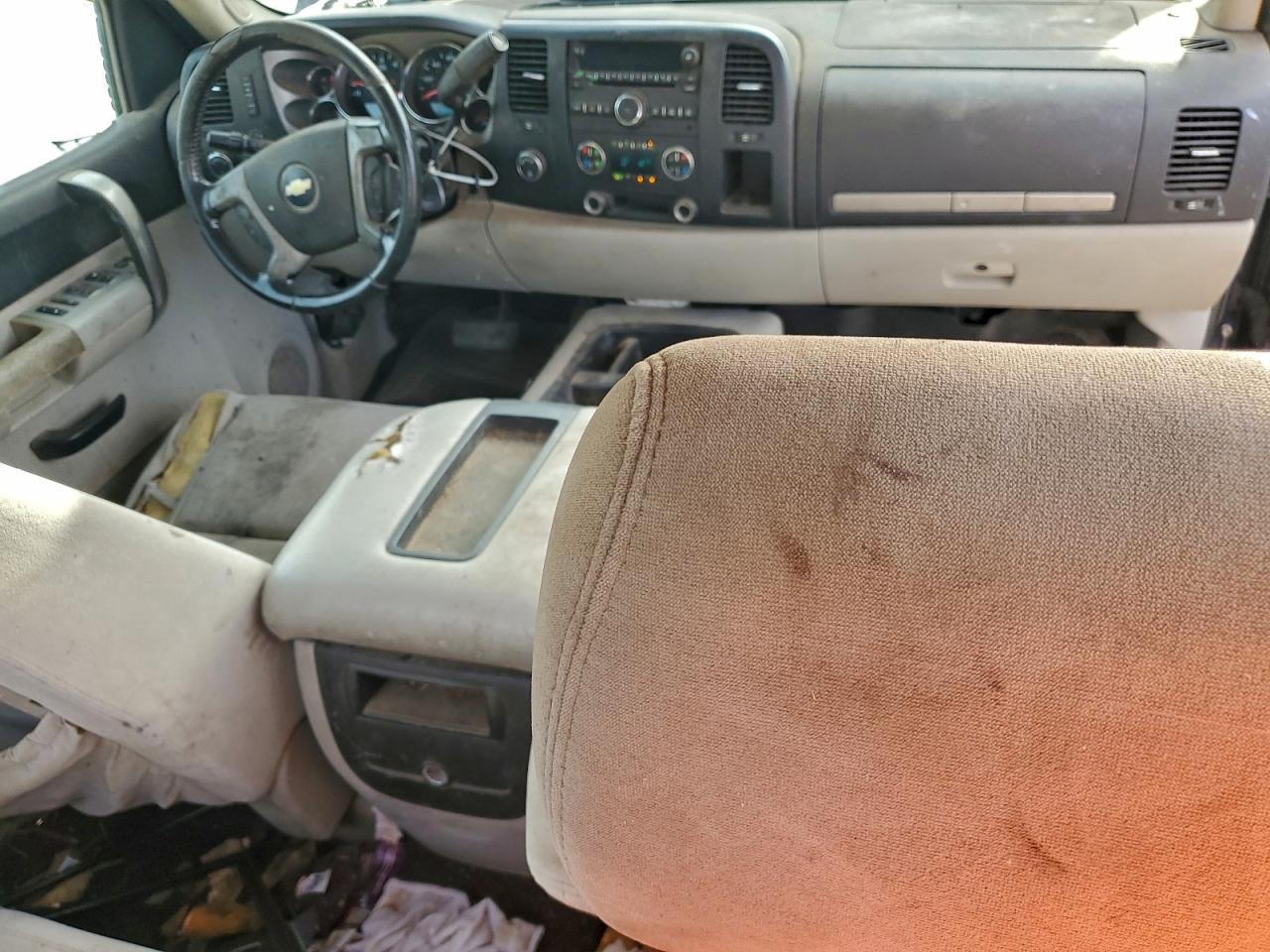 Chevrolet Silverado K1500 Image 6