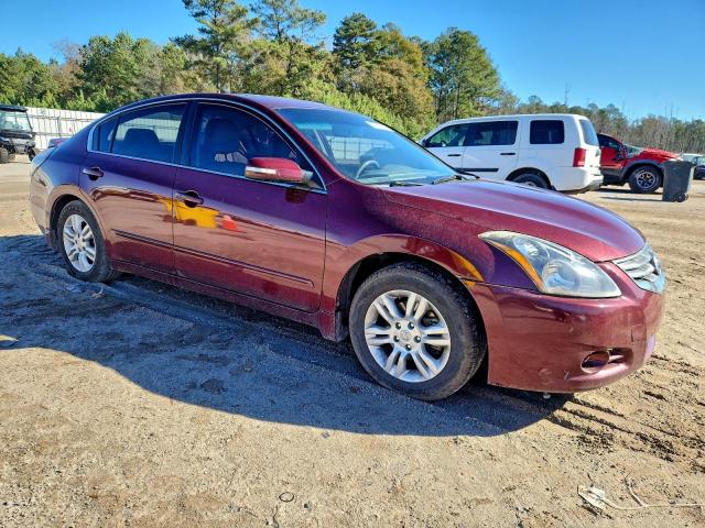 Nissan Altima Base Image 12