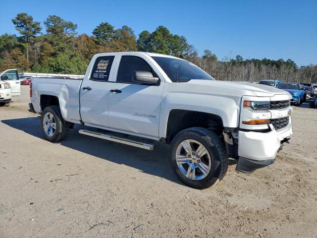 Chevrolet Silverado C1500 Custom Image 11