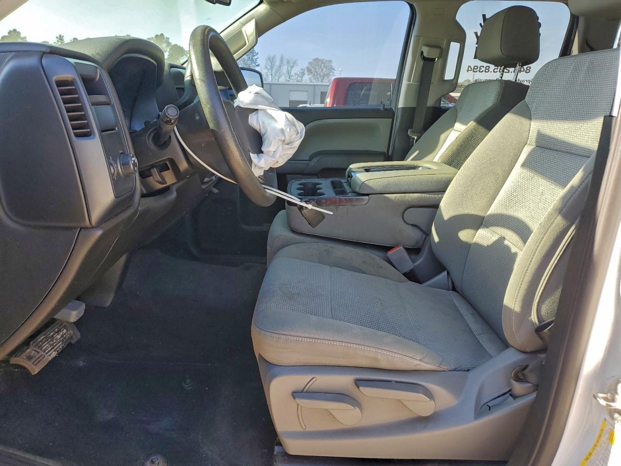 Chevrolet Silverado C1500 Custom Image 10