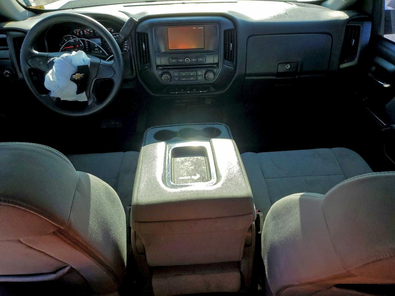 Chevrolet Silverado C1500 Custom Image 3