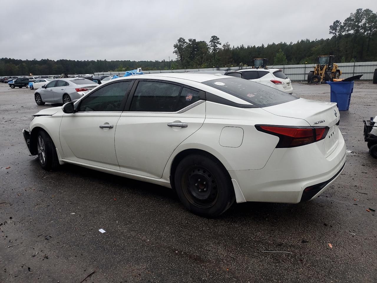 Nissan Altima S Image 6