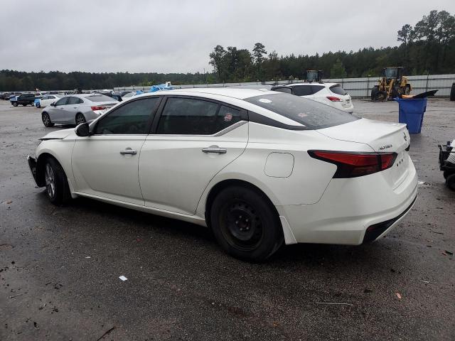 Nissan Altima S Image 6