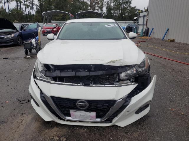 Nissan Altima S Image 4