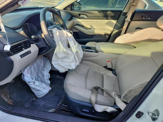 Nissan Altima S Image 3