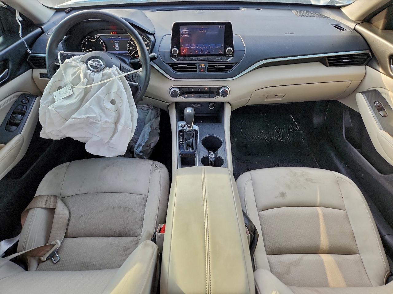 Nissan Altima S Image 5