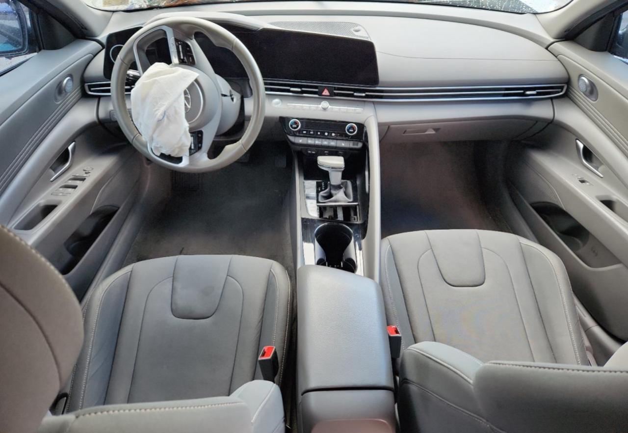 Hyundai ELANTRA Sel Image 5