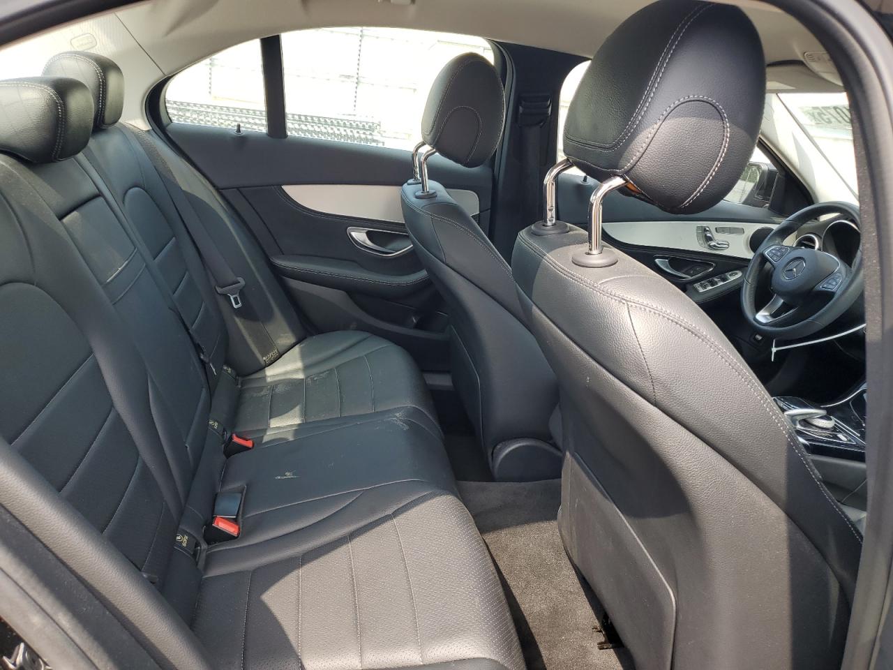 Mercedes-Benz C-Class 300 4matic Image 8