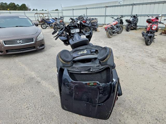 Harley-Davidson Fltrxst Image 6